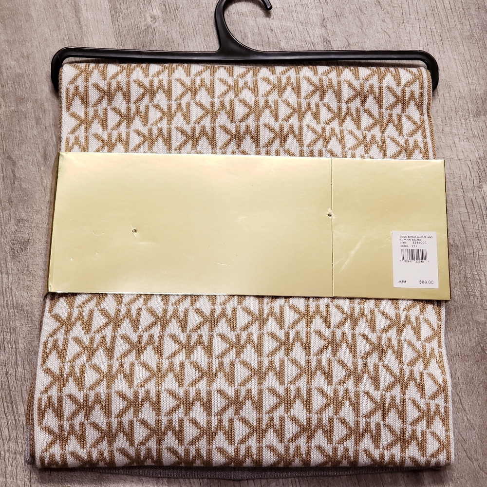 🆕️ Michael Kors Logo Scarf & Hat Gift 🎁 Set - Picture 5 of 13